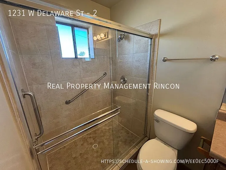 1231 W Delaware St #2 — Photo 18