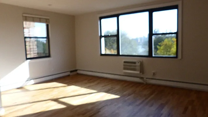 Rented by Immac Realty | media 21