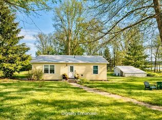 91 Hathaway Inn Dr, Saint Albans, VT 05478