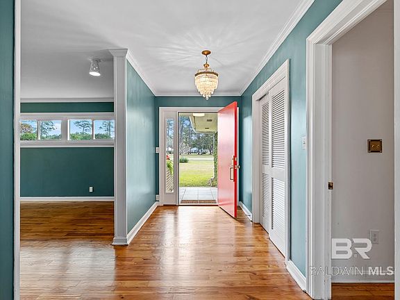 4th image of 410 W Verbena Ave