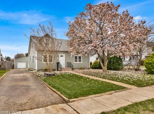 16 Maple Pl, Keyport, NJ 07735
