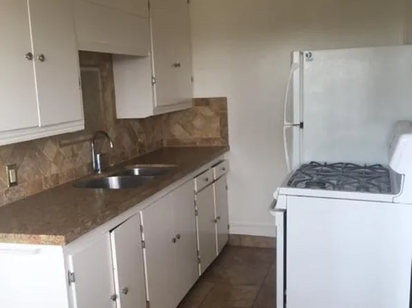 2972 Foothill Rd #B, Santa Barbara, CA 93105