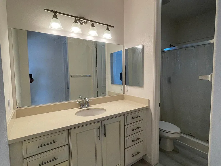 13935 Barnett Ln #B — Photo 23