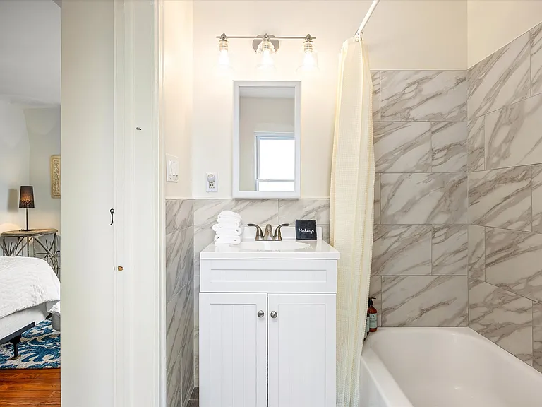 25 S Oakland Ave — Photo 20