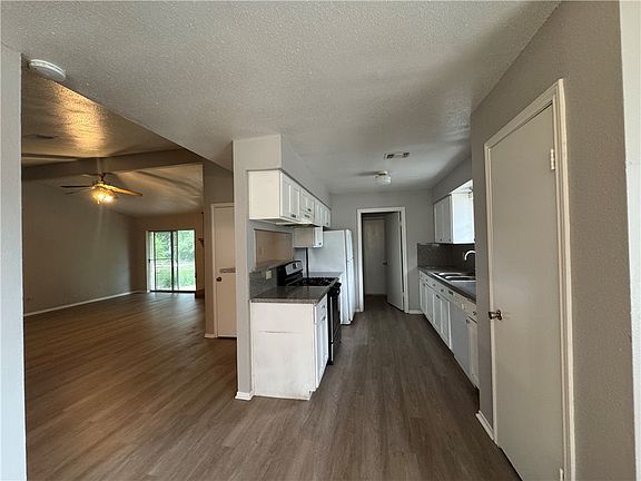 4th image of 1509 Bluebonnet Dr