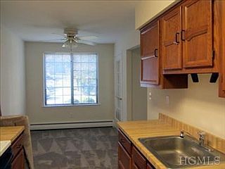 5th image of 56-1 Foxwood Dr