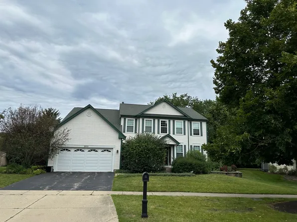 2033 Morningview Dr, Hoffman Estates, IL 60192