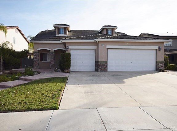 2nd image of 38184 Murrieta Creek Dr