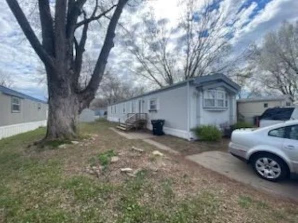 158 NE Coachlight Dr #158, Topeka, KS 66617