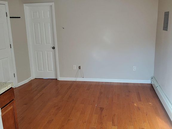 3rd image of 442 S 6th Ave #2