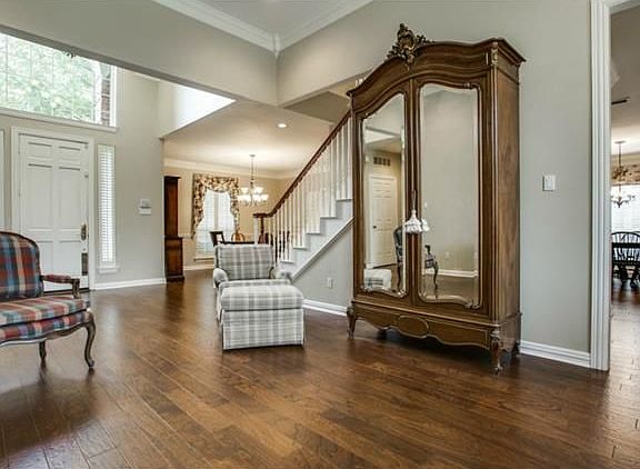 4th image of 4508 Longfellow Dr