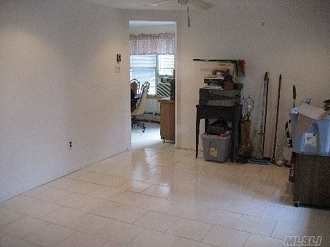 3rd image of 44 Longstreet Dr