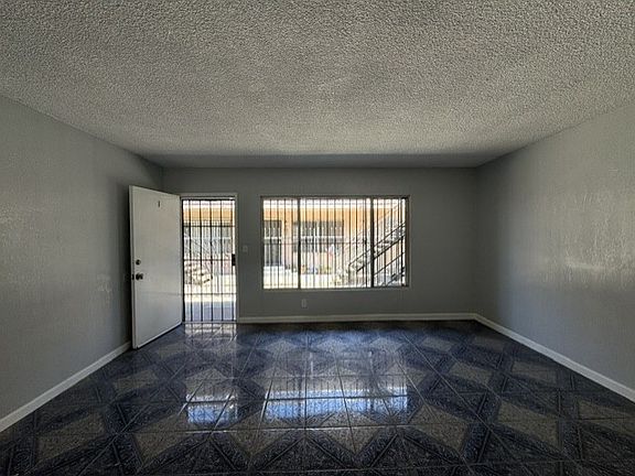 3rd image of 617 W Century Blvd APT 1