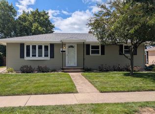 2213 N Summit St, Appleton, WI 54914