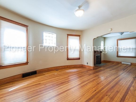 4th image of 3832 N Umatilla St