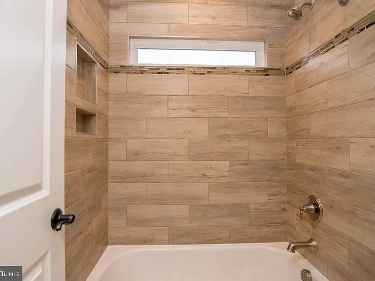 6928 Regent Ln — Photo 37
