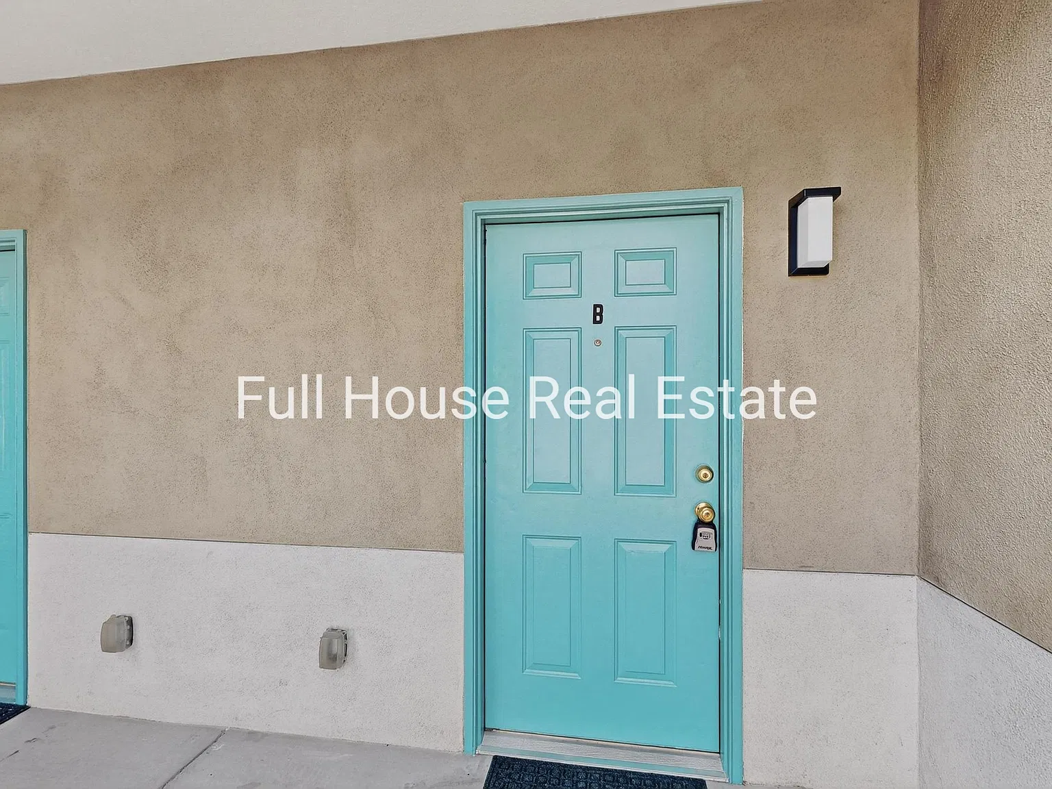 1121 Meadowlark Way SE — Photo 2