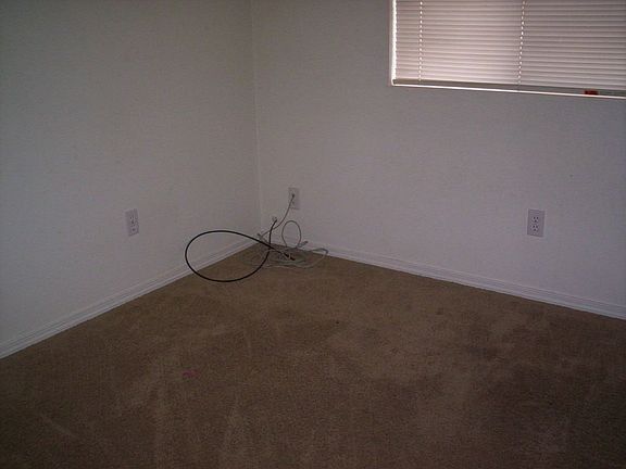 4th image of 928 E Hayden Dr