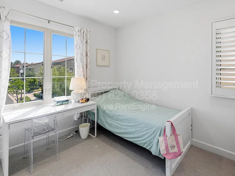 61 Furlong — Photo 25