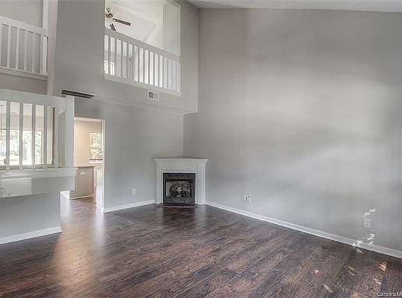 5th image of 14930 Deshler Ct