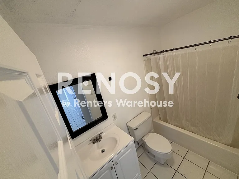 2818 W Heatherbrae Dr — Photo 9