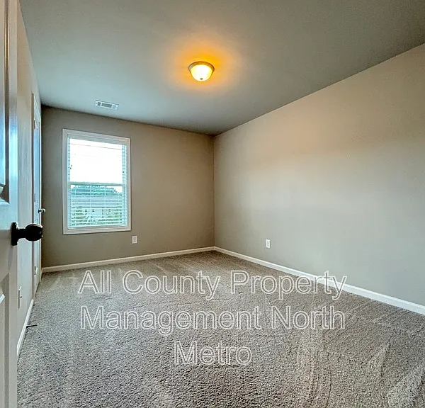 5064 Silver Fox Trl — Photo 9
