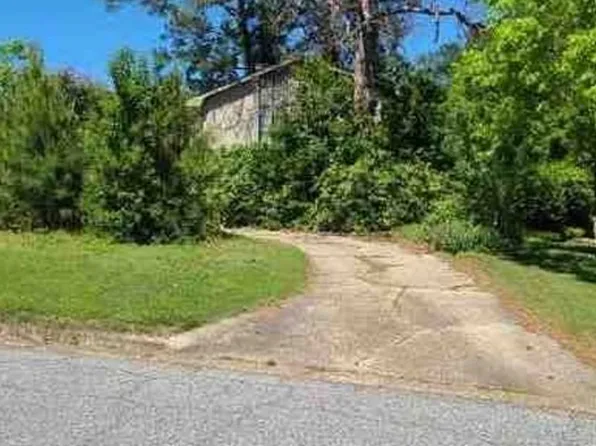 2831 Cromwell Dr, Columbus, GA 31906