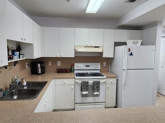 3rd image of 1627 NW 18th St APT 408