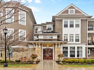 8 E Kennedy Ln UNIT 205, Hinsdale, IL 60521