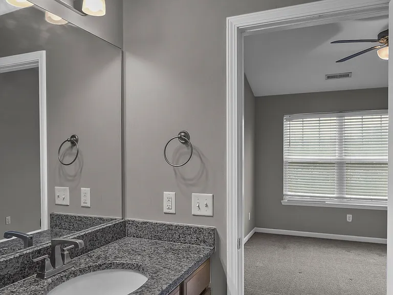 208 Jenna Lee Cir — Photo 10