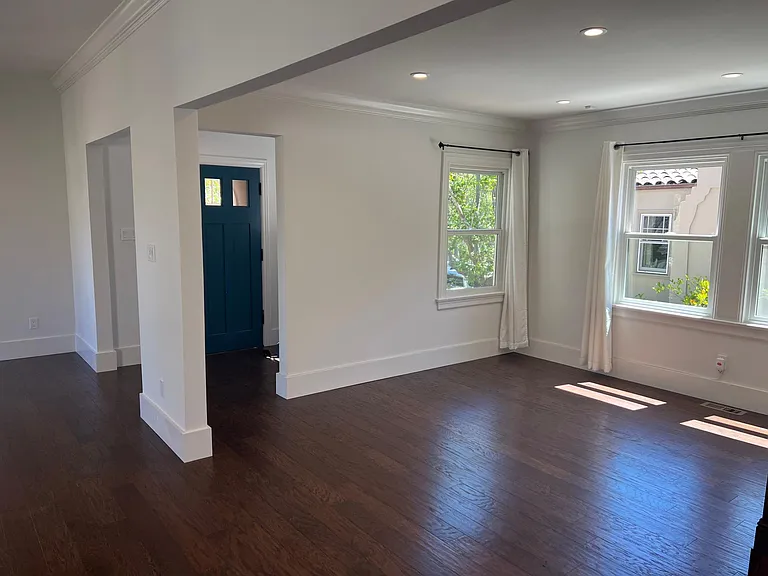 2108 Hillside Dr — Photo 8