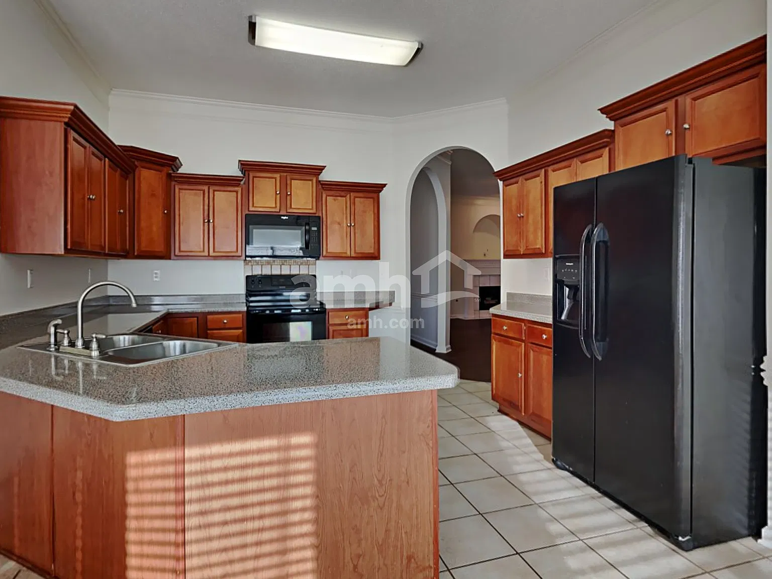 4 bed, 2.0 bath, 2254 sqft, $2,320 — Photo 3