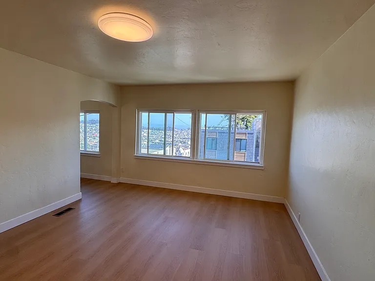 126 Margaret Ave — Photo 21