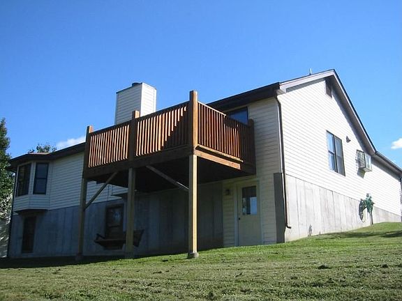 3rd image of 6827 Amanda Lynn Dr