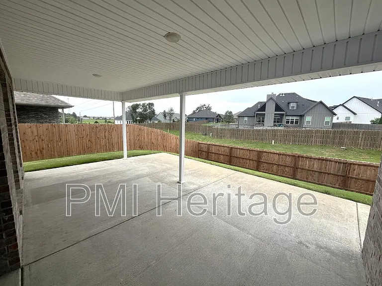 3661 Ambrosia Ln — Photo 22