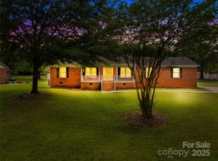 815 Lakeside Cir, Lancaster, SC 29720