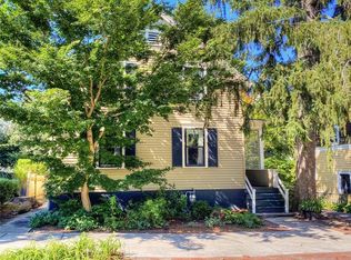 28 Creighton St, Providence, RI 02906