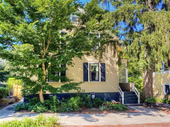 28 Creighton St, Providence, RI 02906