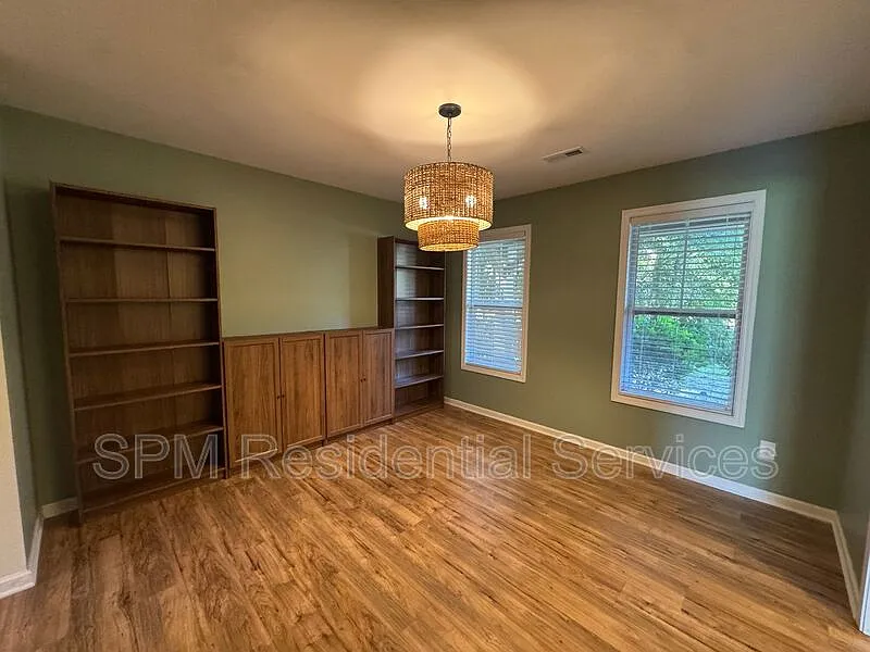 3 bed, 2.5 bath, 2000 sqft, $2,600 — Photo 2