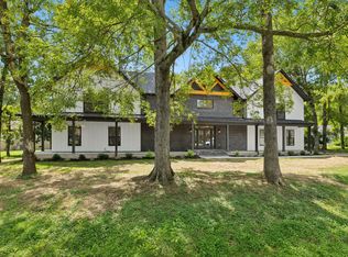 102 Cayce Valley Dr, Columbia, TN 38401