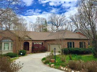 2002 Tiffany Pl, Greensboro, NC 27408