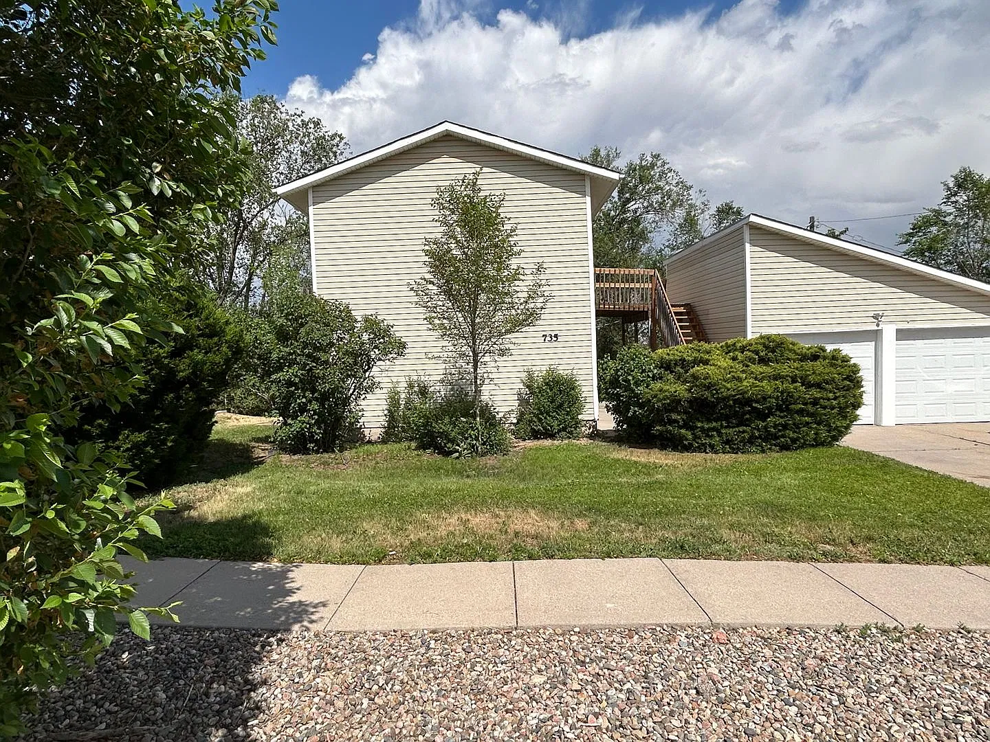 735 Manitou Blvd — Photo 2