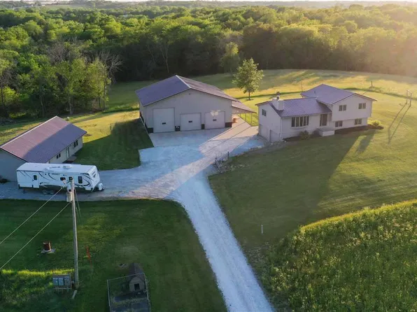 2831 Palm Ave, Washington, IA 52353