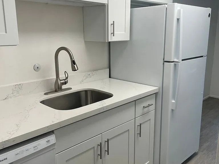 Franklin Apartments — Photo 36