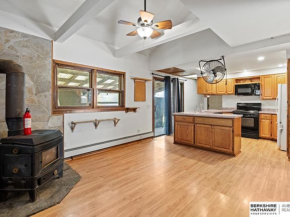 5th image of 810 5th Ave