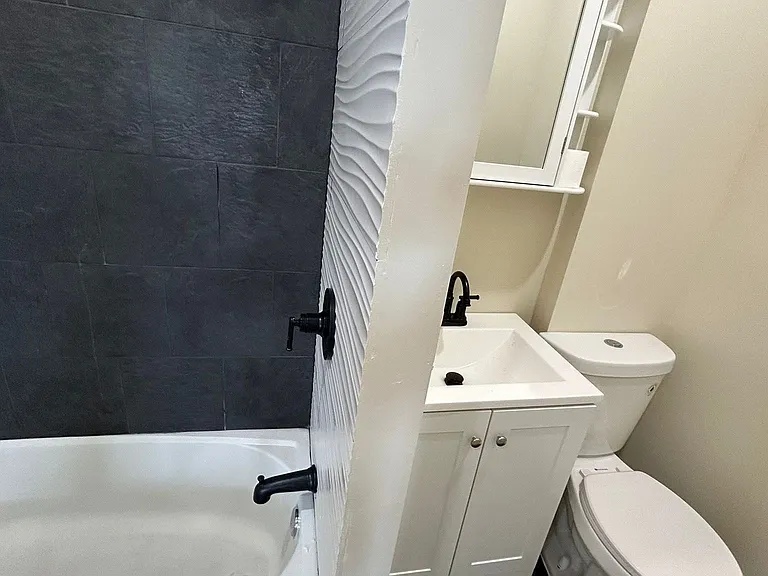 3 Warner Ave #6E — Photo 6