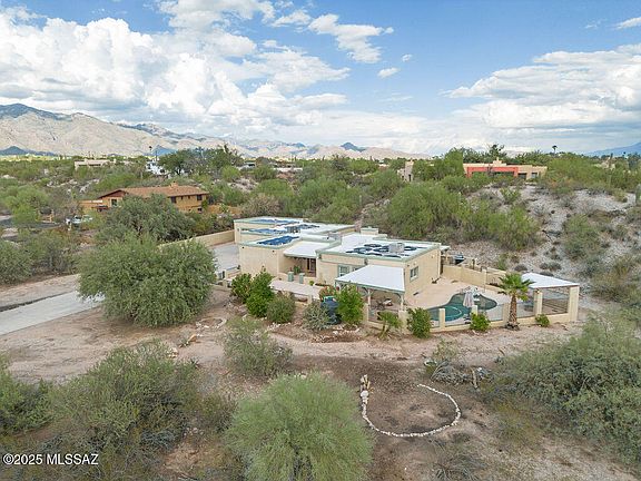 2nd image of 4040 E Camino De La Bajada