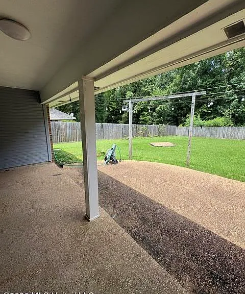 1042 N Azalea Dr — Photo 16