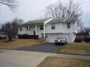 860 Checker Dr, Buffalo Grove, IL 60089