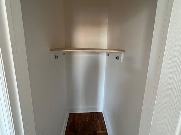 5th image of 696 Bristol St APT 2R